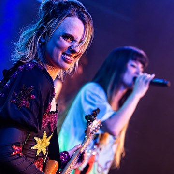 Renee Overbeeke - Screenshot and Social Media Collection in steamsisterband_3637429327541647957.jpg - hidden celebrity photo